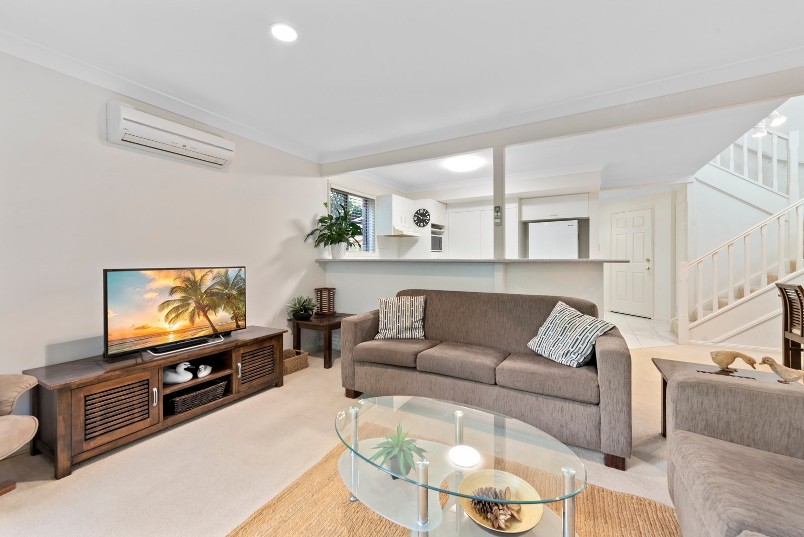 Property: 2/3 Maranta Street, Elanora, QLD, 4221 photo-13