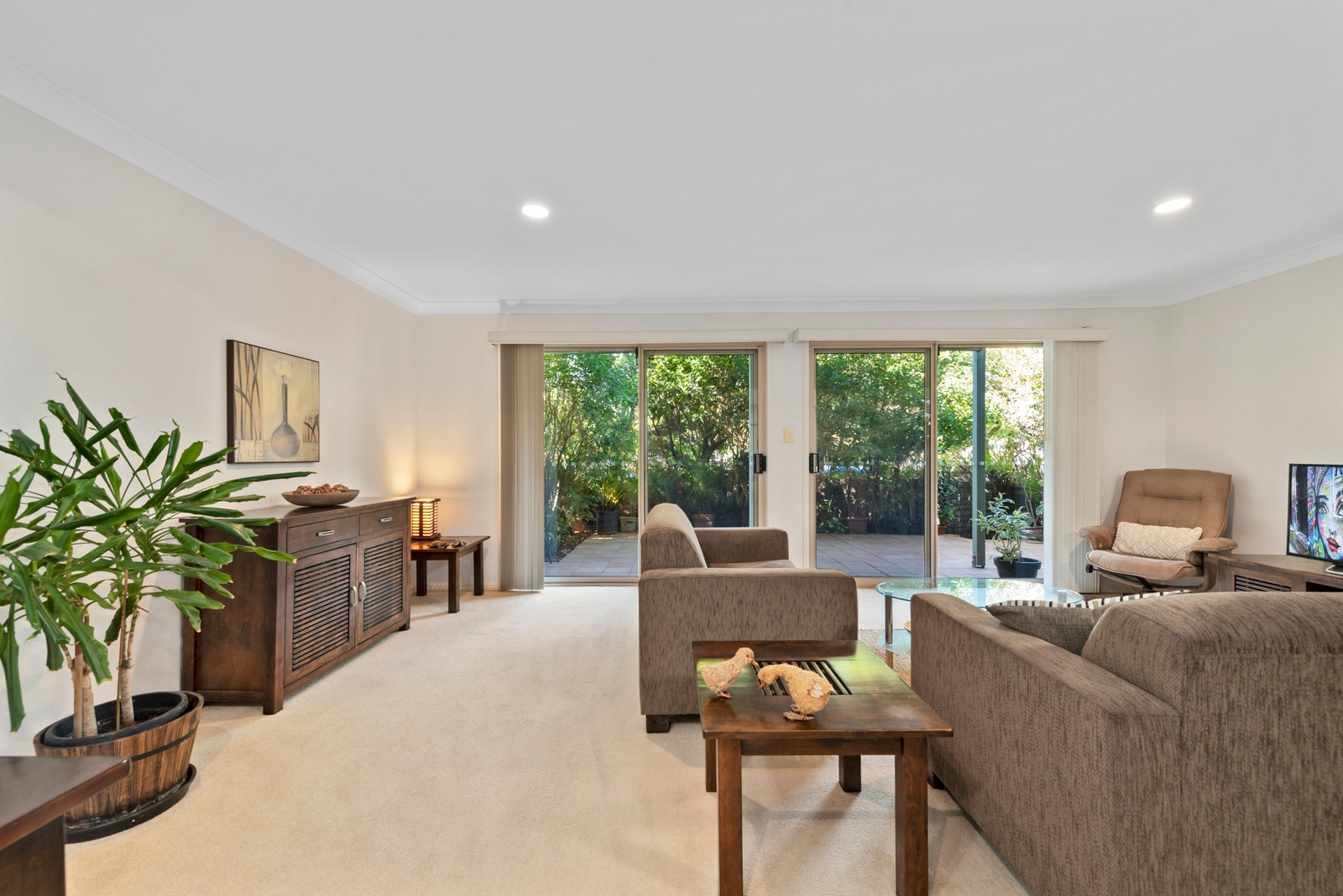 Property: 2/3 Maranta Street, Elanora, QLD, 4221 photo-8