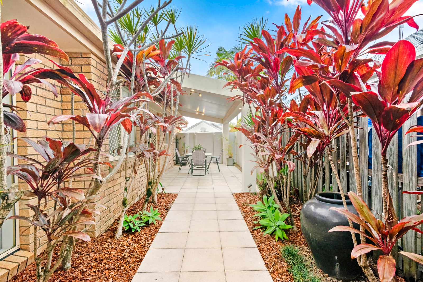 Property: 1/24 Waterdown Drive, Elanora, QLD, 4221 photo-10