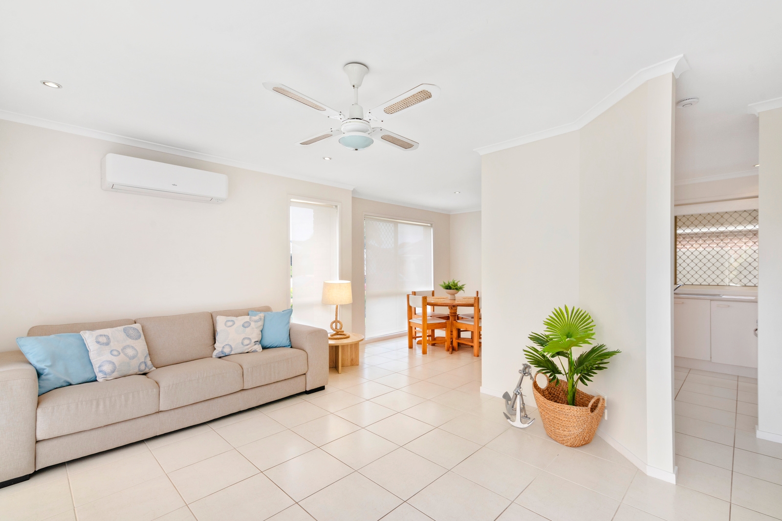 Property: 1/24 Waterdown Drive, Elanora, QLD, 4221 photo-8