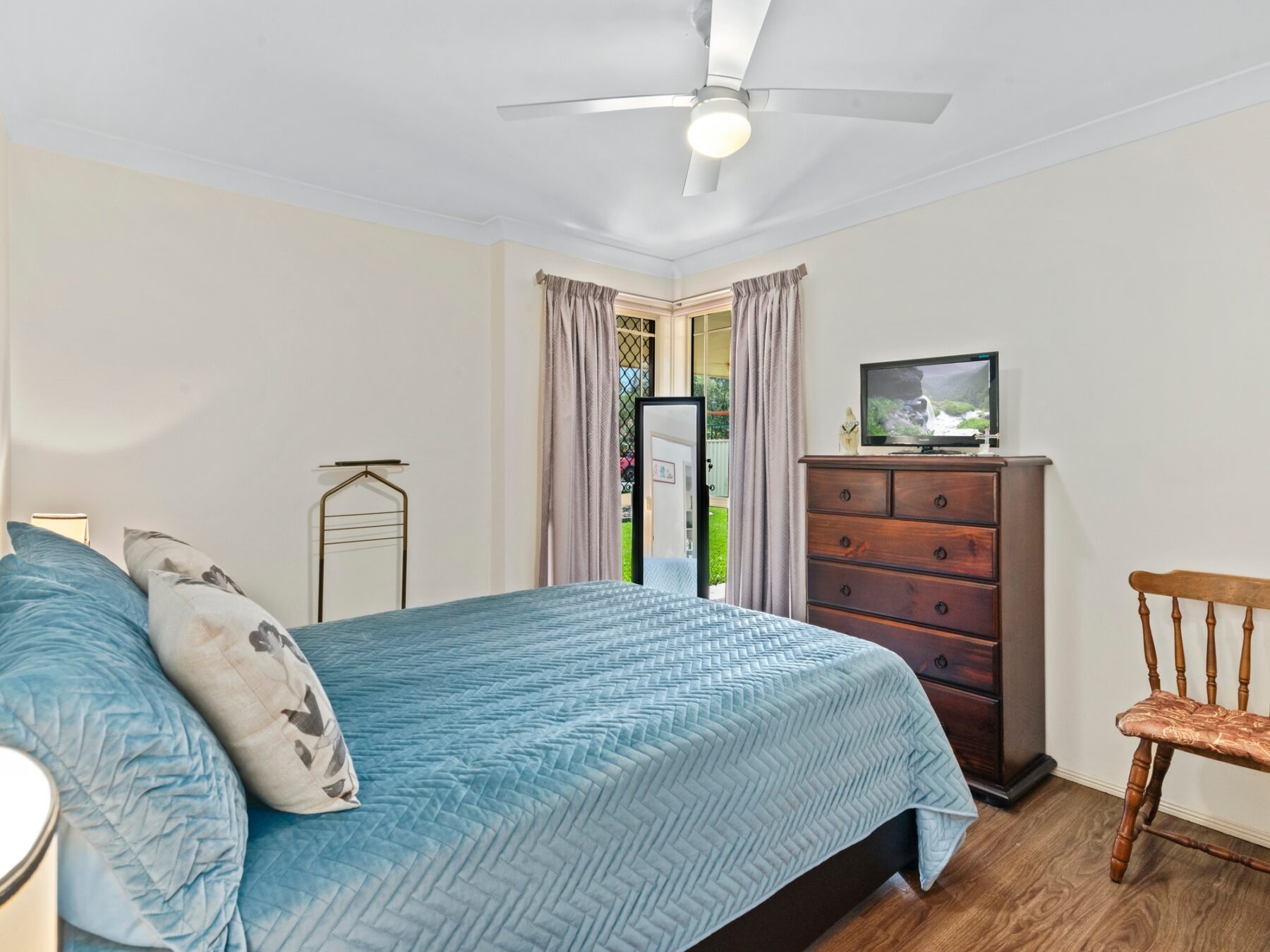 Property: 14 Casuarina Drive, Elanora, QLD, 4221 photo-3