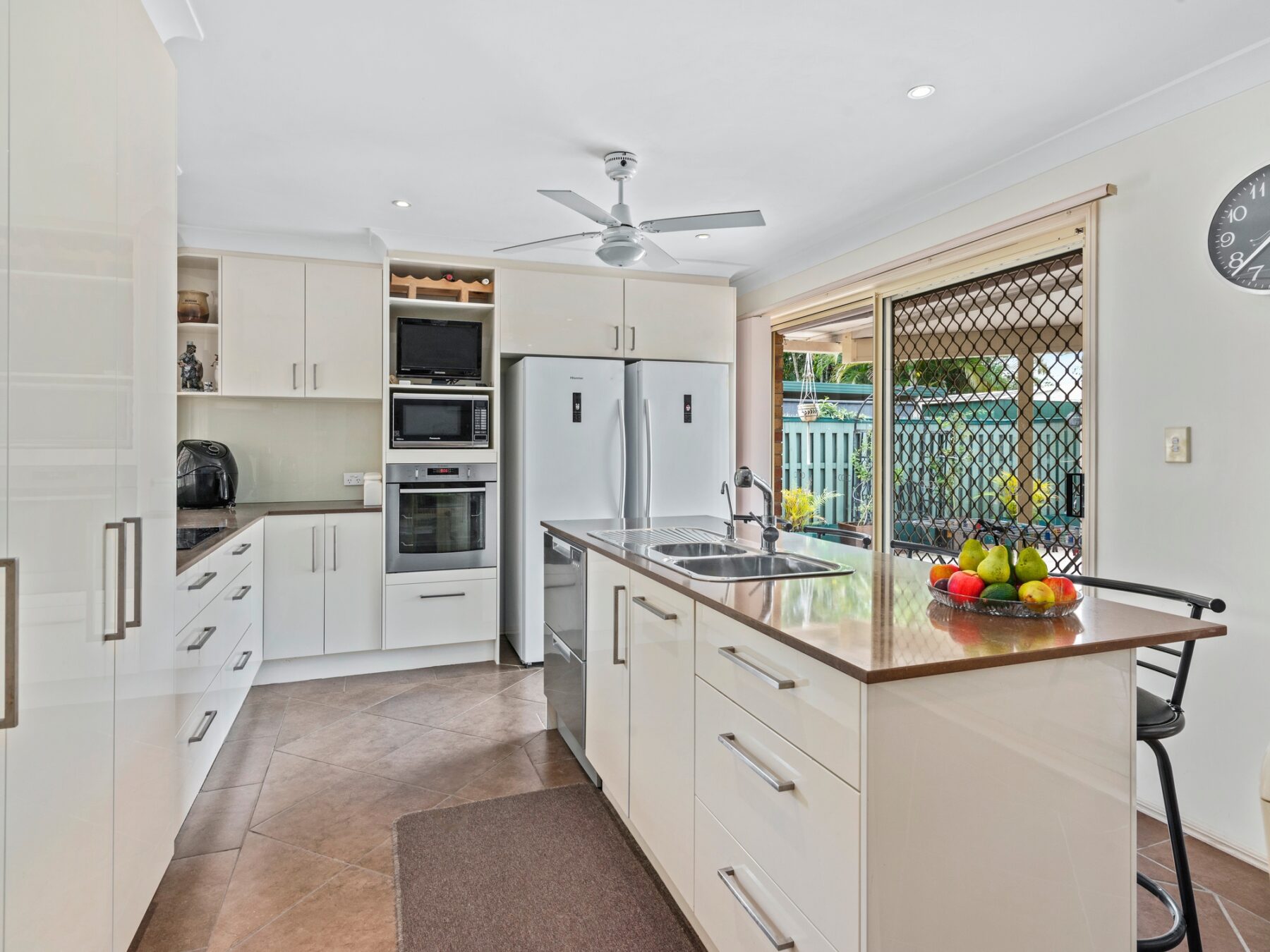Property: 14 Casuarina Drive, Elanora, QLD, 4221 photo-12