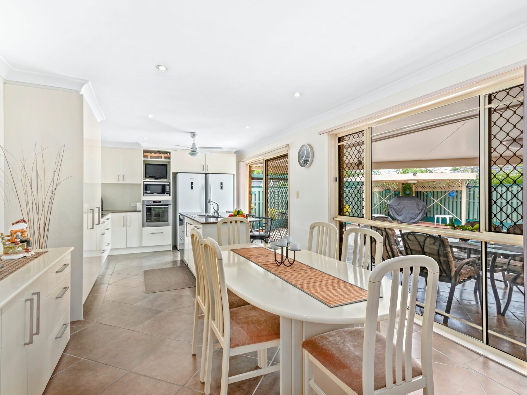 Property: 14 Casuarina Drive, Elanora, QLD, 4221 photo-11