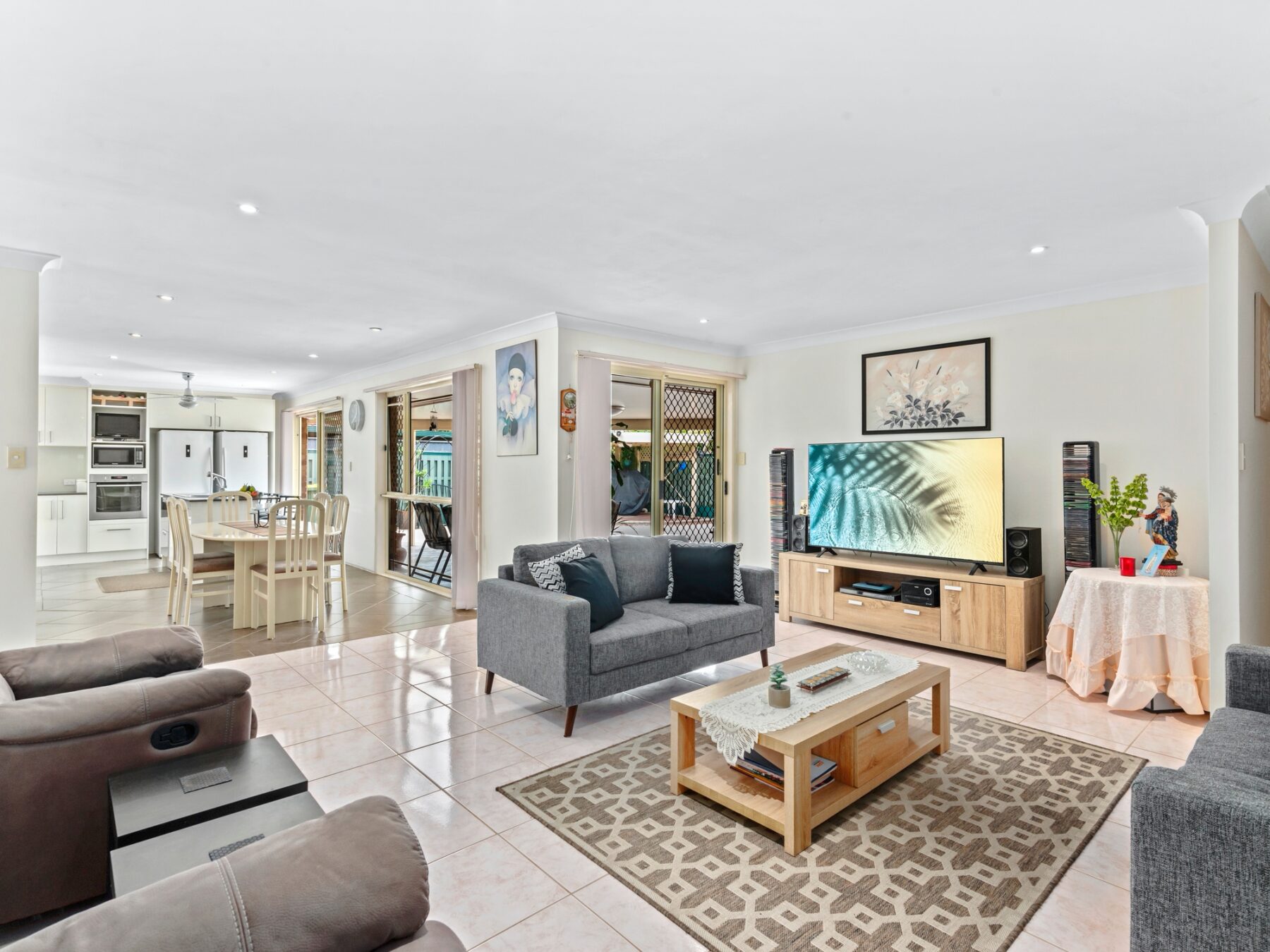 Property: 14 Casuarina Drive, Elanora, QLD, 4221 photo-13