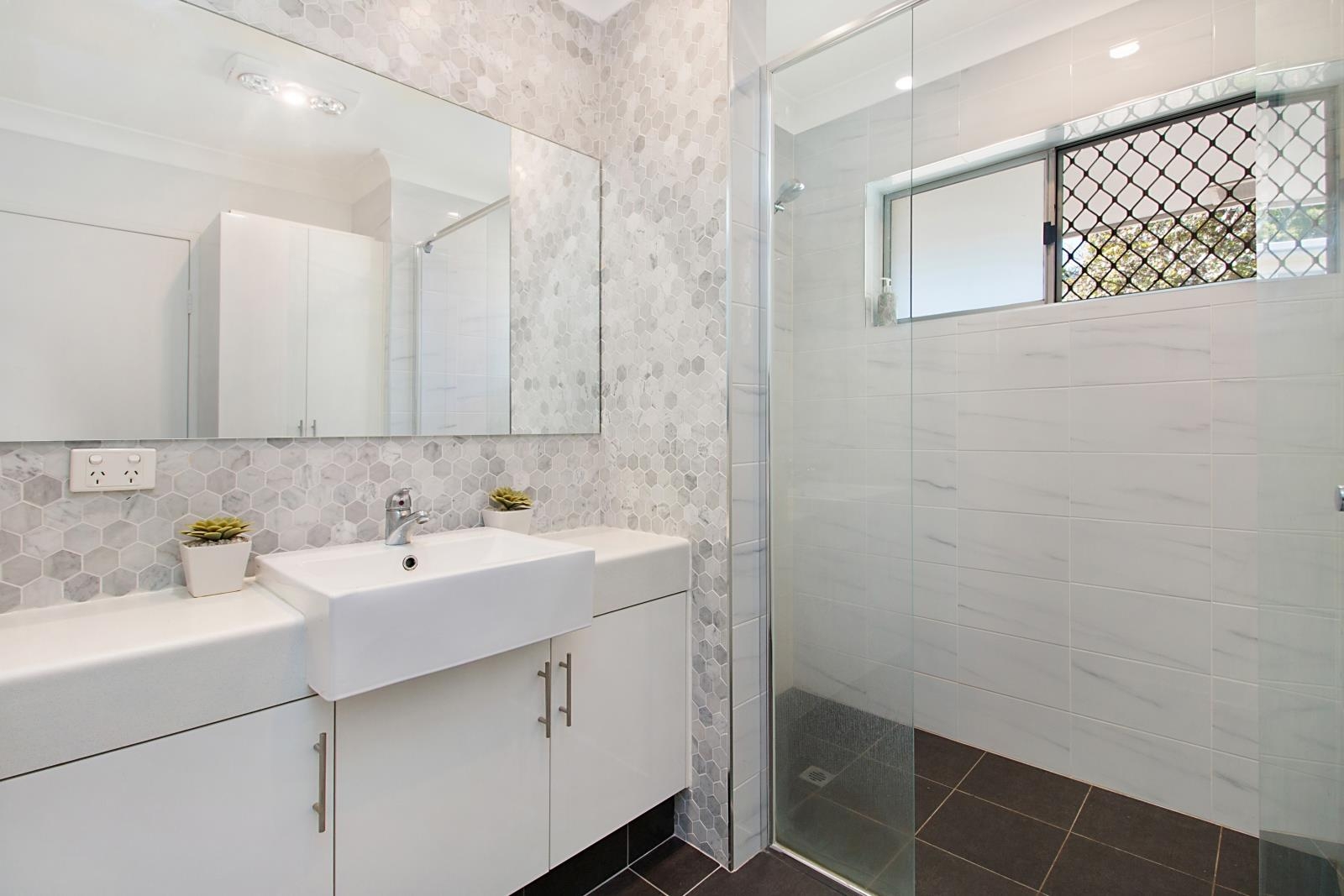 Rental: 5/15 Tweed Street, Coolangatta, QLD, 4225 photo-13
