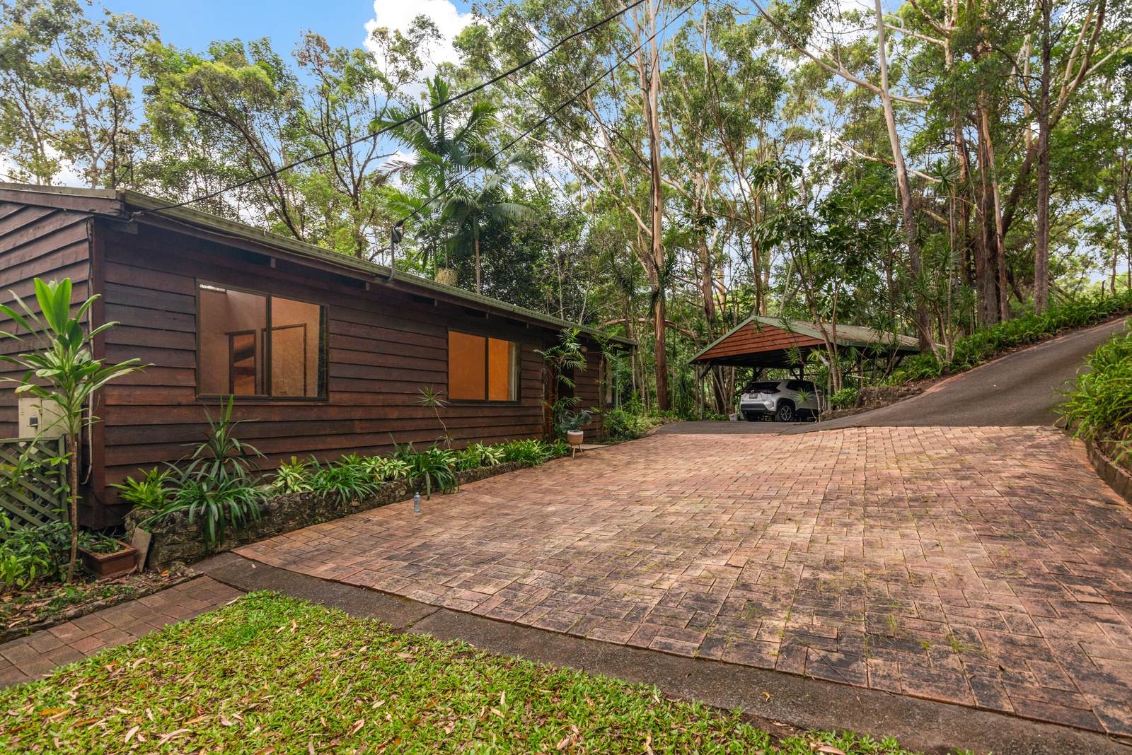 Property: 13-15 Mavista Grove, ELANORA, QLD, 4221 photo-3