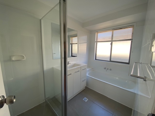 Rental: 60 Bienvenue Drive, Currumbin Waters, QLD, 4223 photo-22