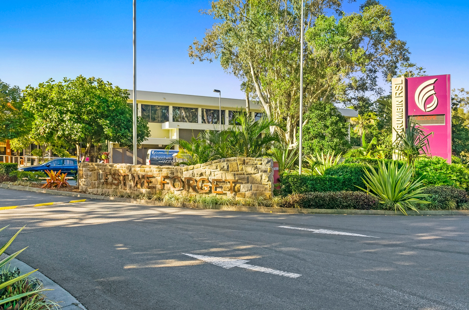 Rental: 60 Bienvenue Drive, Currumbin Waters, QLD, 4223 photo-7