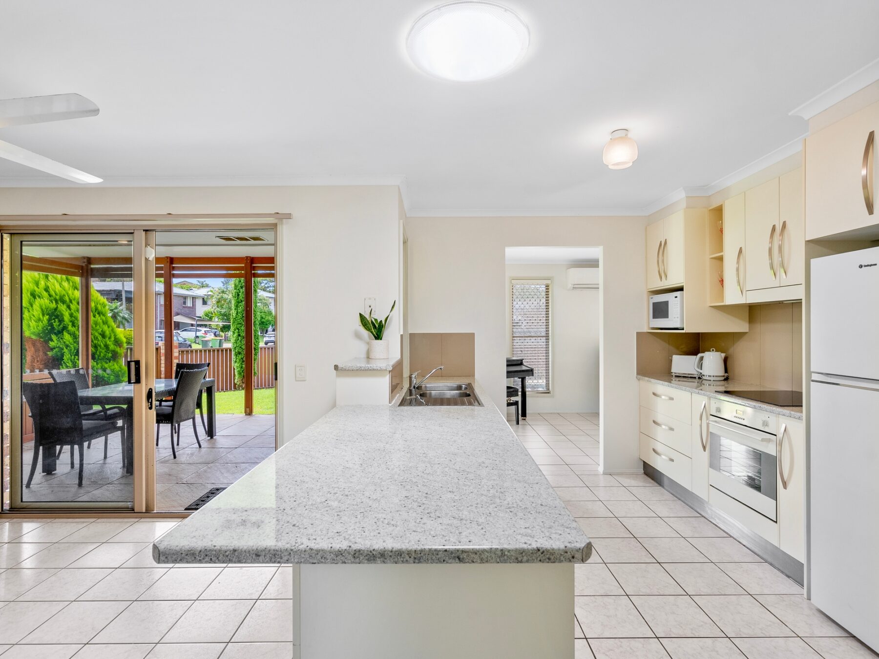 Property: 3 Kalmia Court, Elanora, QLD, 4221 photo-20