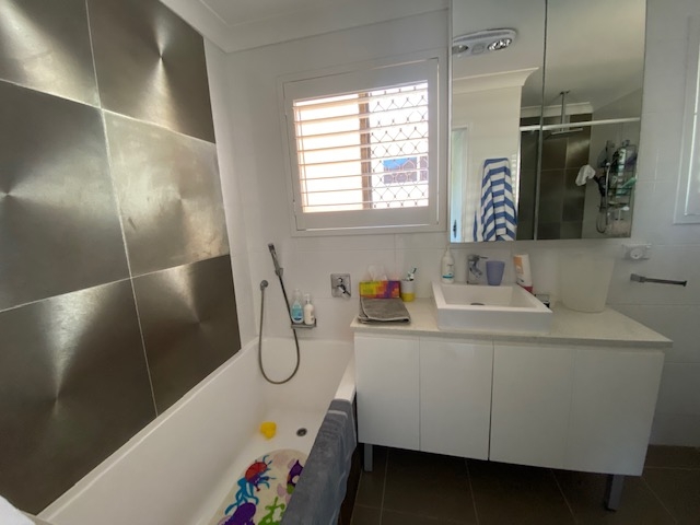 Rental: 7a Barracuda Court, Palm Beach, QLD, 4221 photo-17