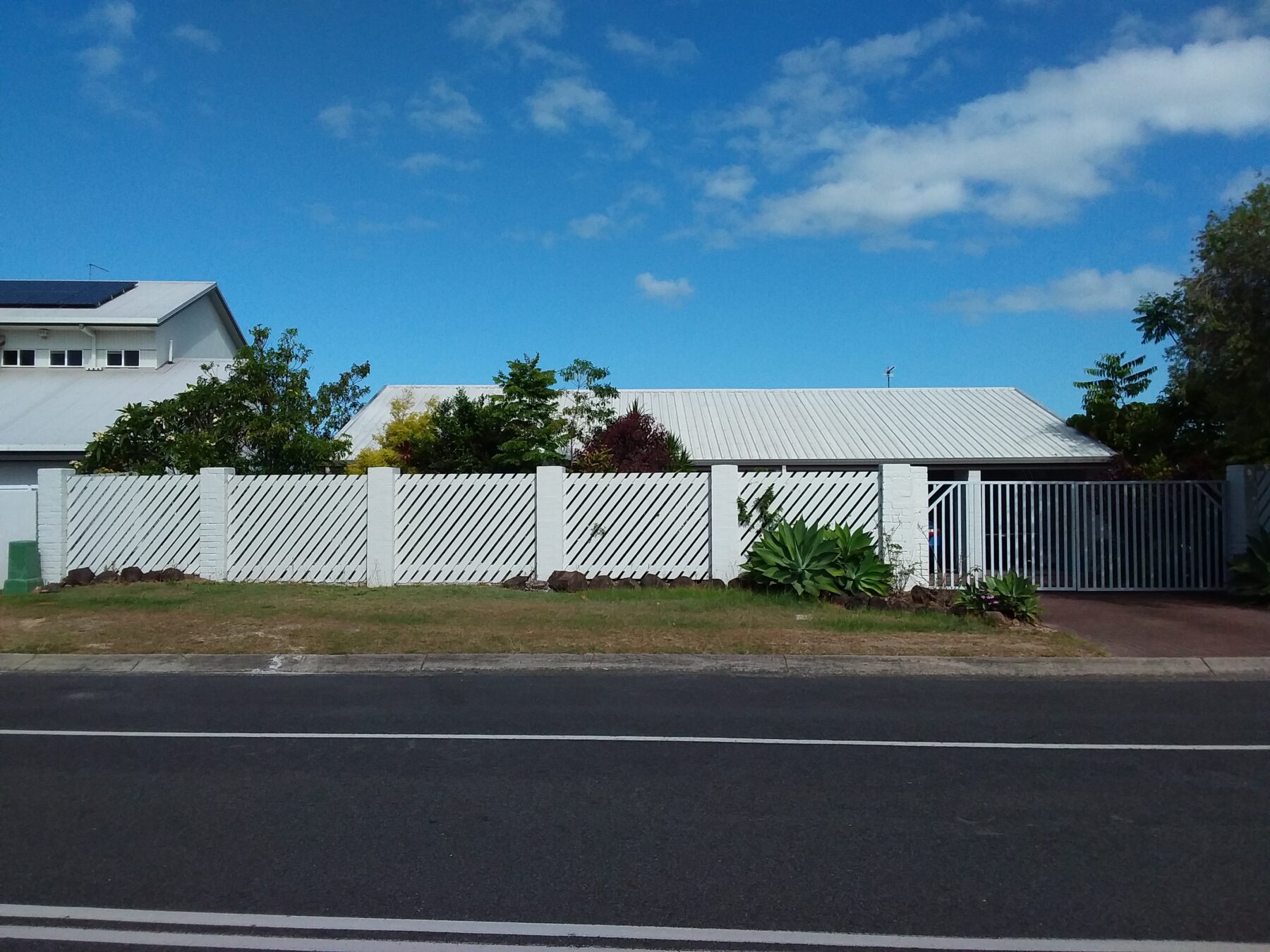 Rental: 28 Doubleview Drive, Elanora, QLD, 4221 photo-1