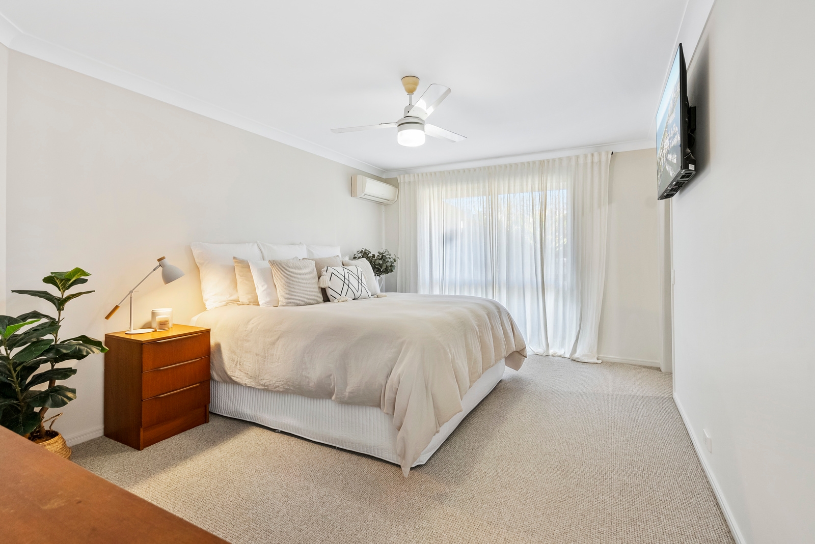 Rental: 10 Gilchrist Drive, Currumbin Waters, QLD, 4223 photo-13
