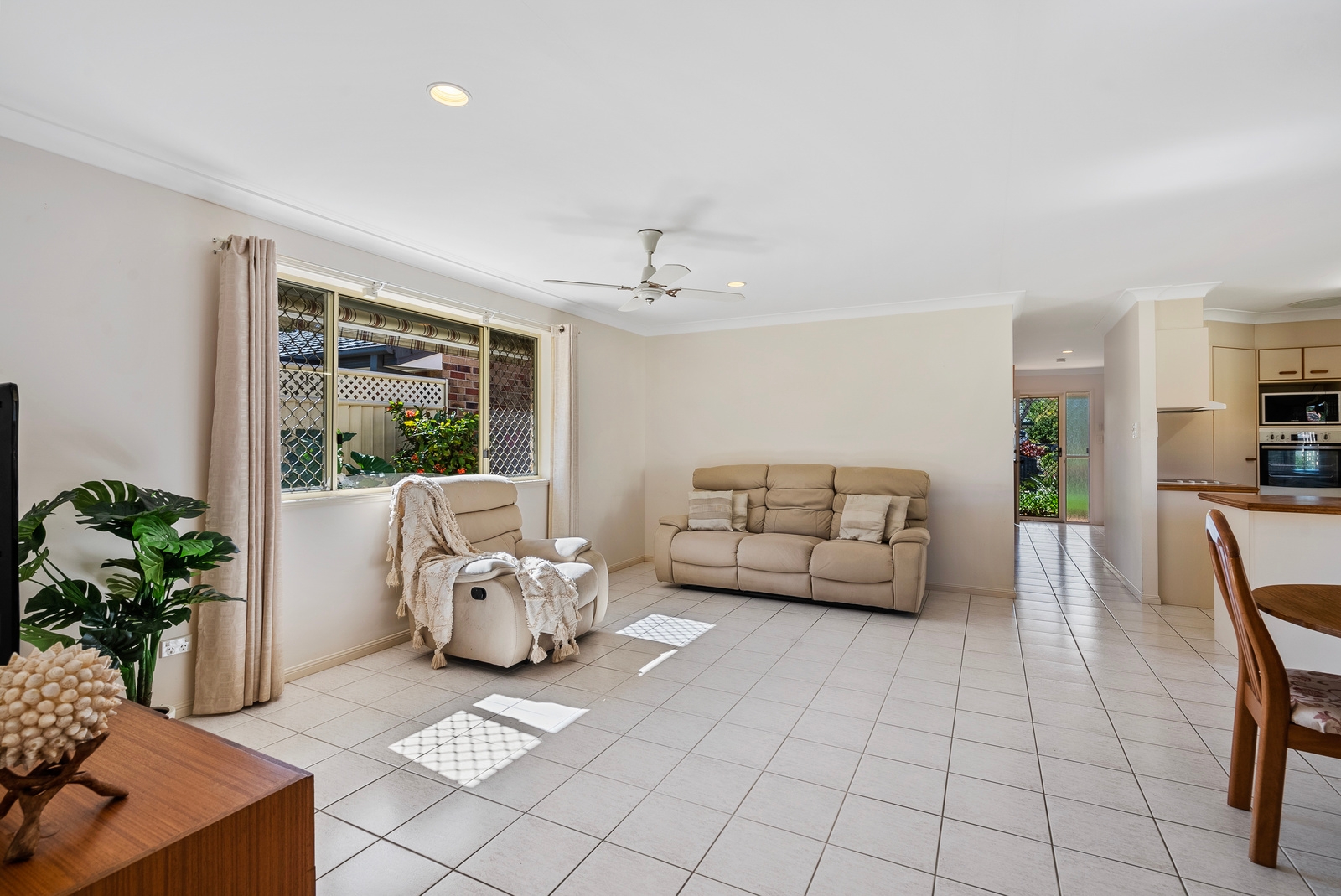 Property: 43 Ottelia Drive, Elanora, QLD, 4221 photo-17