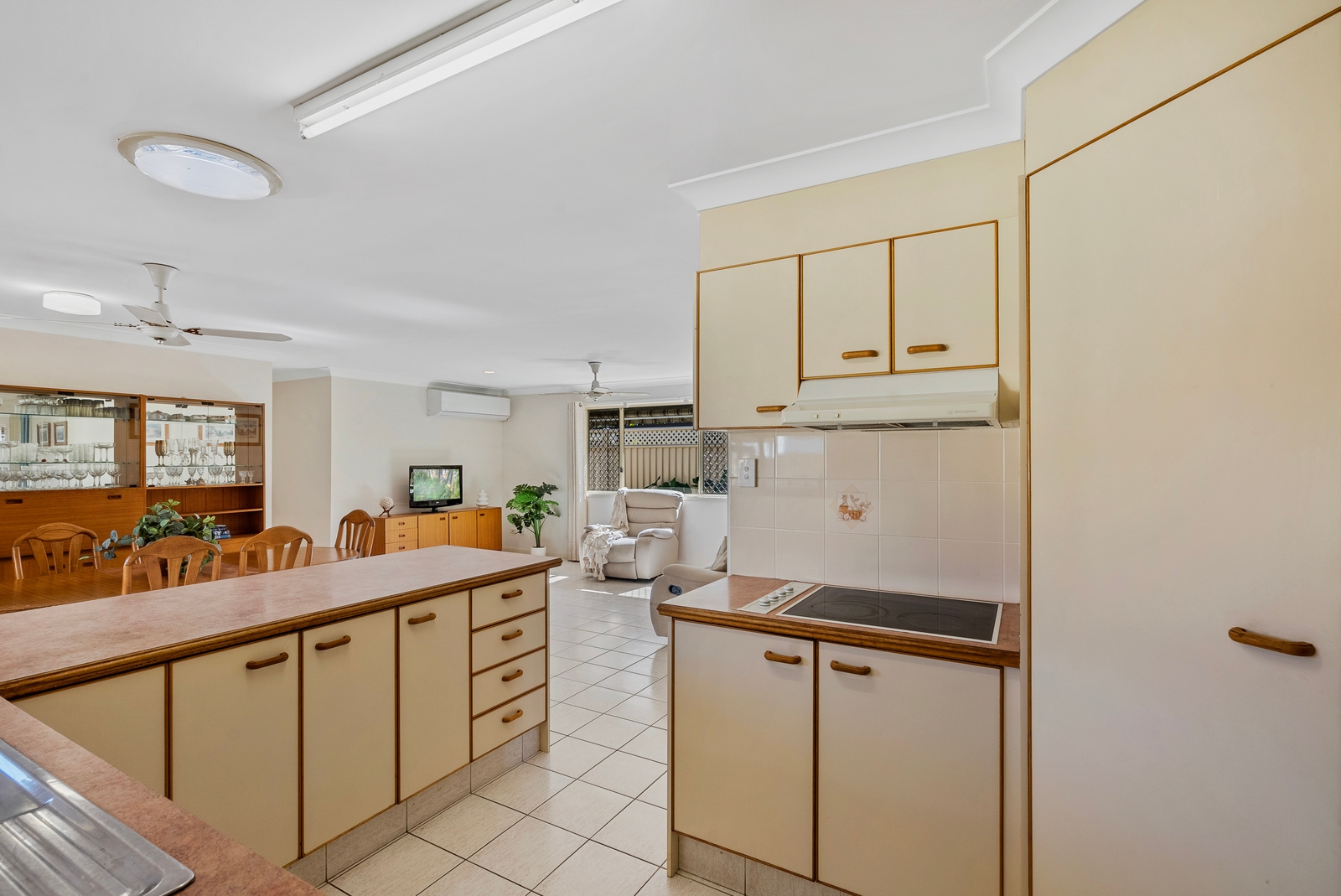 Property: 43 Ottelia Drive, Elanora, QLD, 4221 photo-1