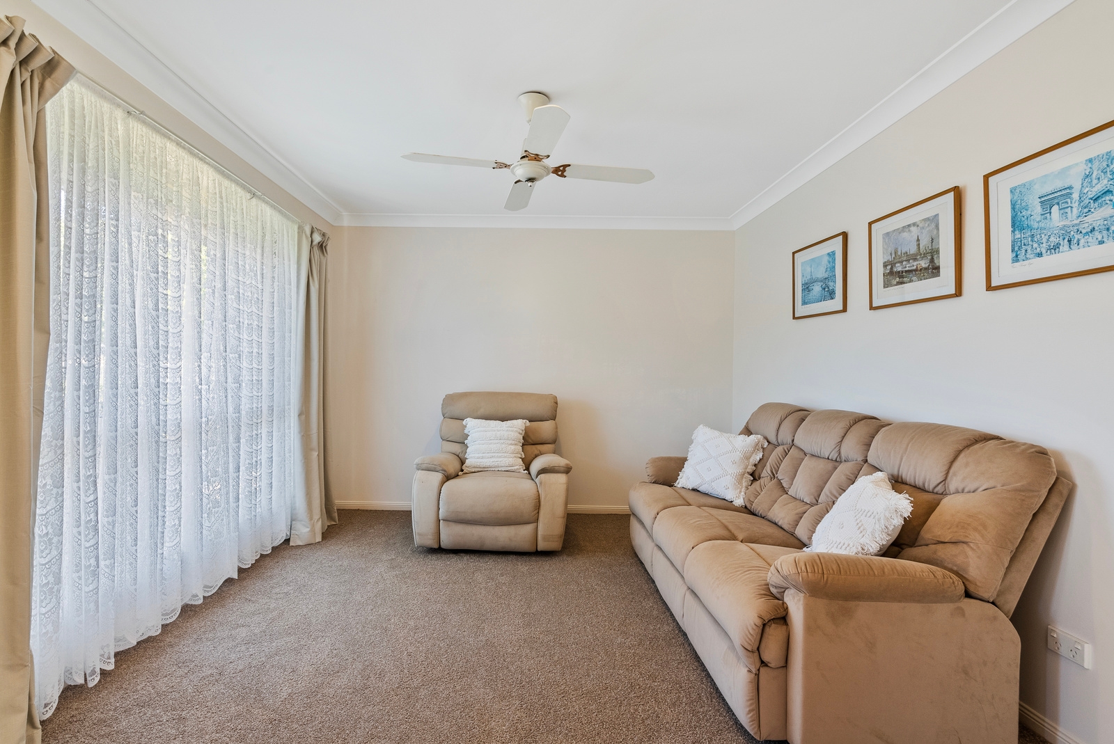 Property: 43 Ottelia Drive, Elanora, QLD, 4221 photo-2