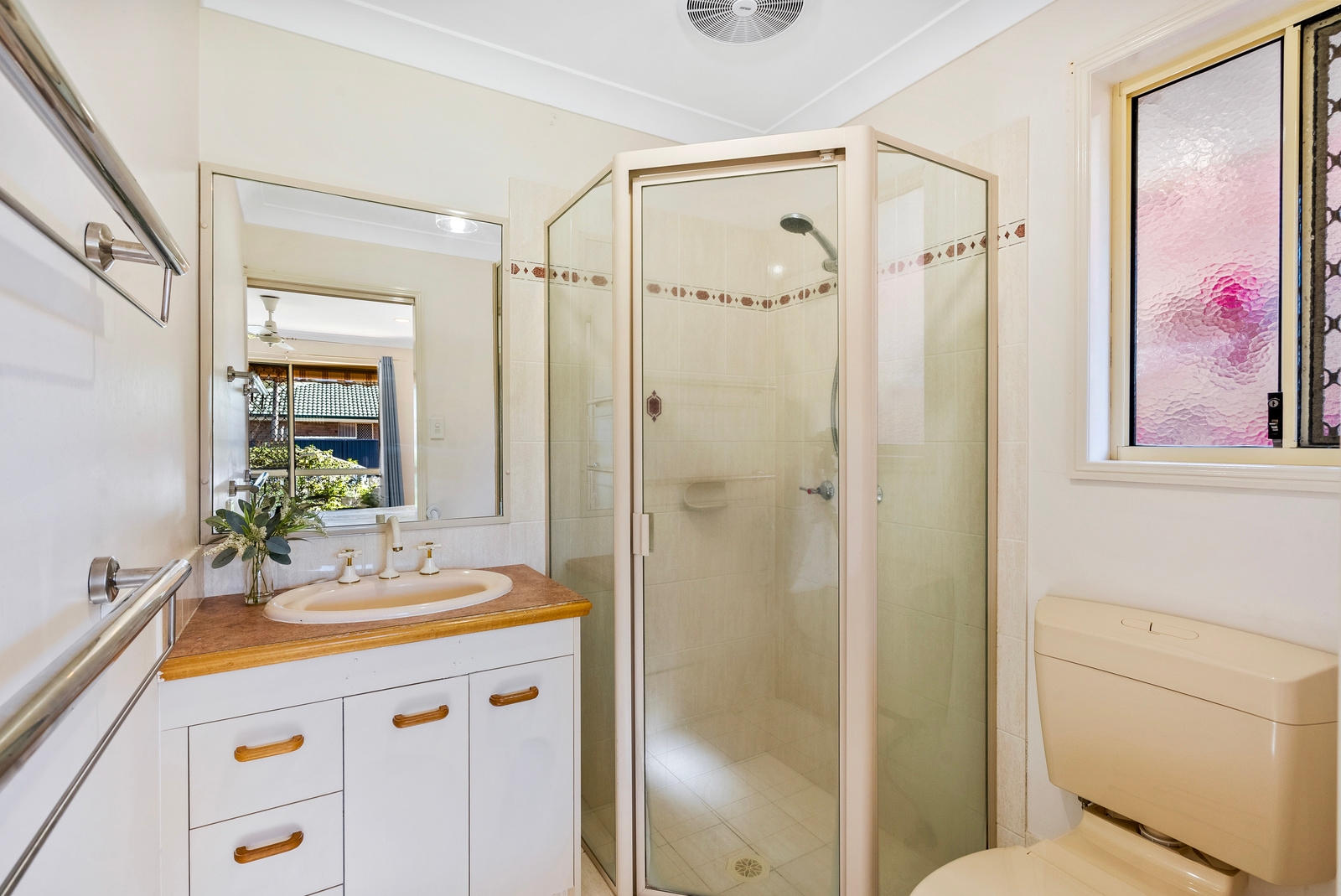 Property: 43 Ottelia Drive, Elanora, QLD, 4221 photo-4