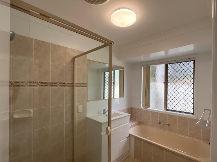 Rental: 7 Tiarnna Close, Burleigh Heads, QLD, 4220 photo-12