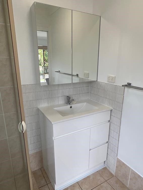 Rental: 7 Tiarnna Close, Burleigh Heads, QLD, 4220 photo-4