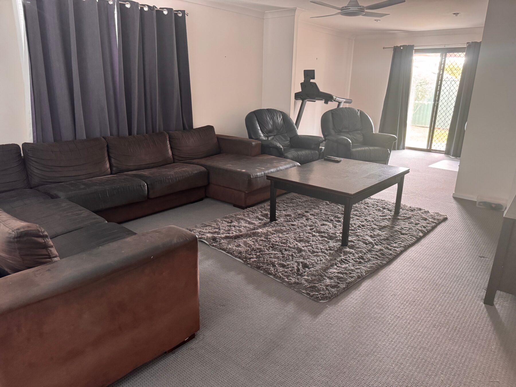 Rental: 60 Avocado Street, Elanora, QLD, 4221 photo-11