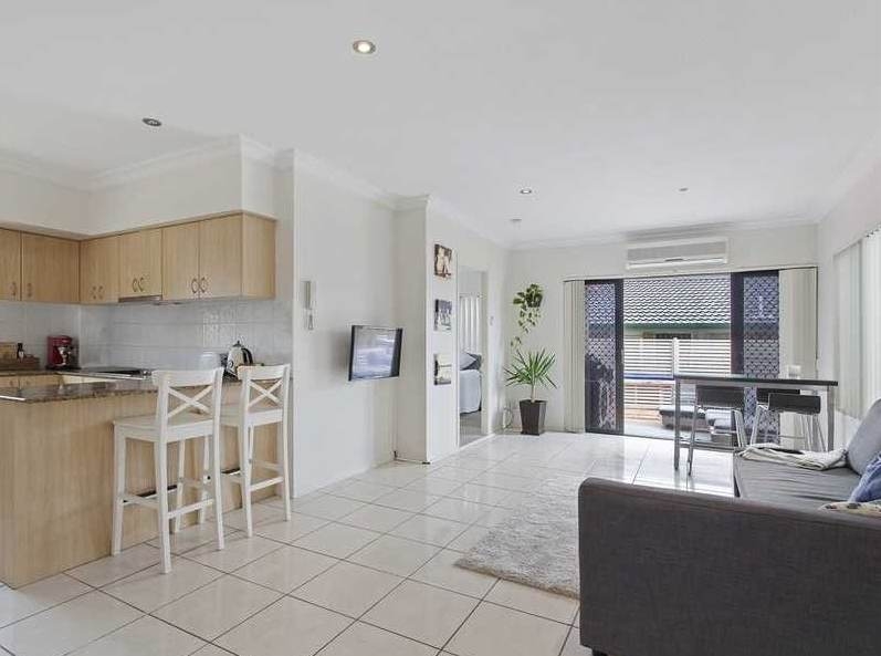 Rental: 3/2008-2010 Gold Coast Highway, Miami, QLD, 4220 photo-14