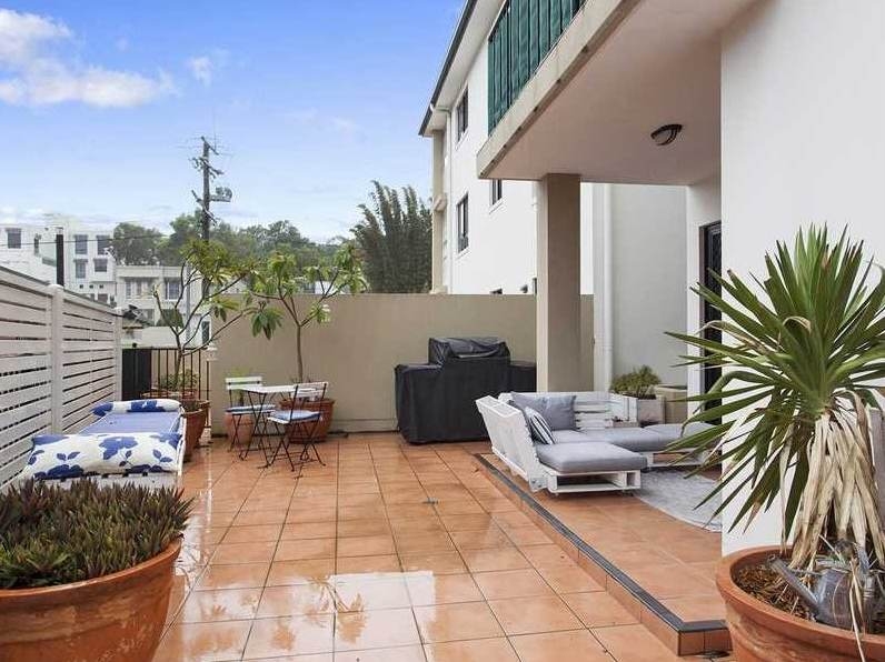 Rental: 3/2008-2010 Gold Coast Highway, Miami, QLD, 4220 photo-16