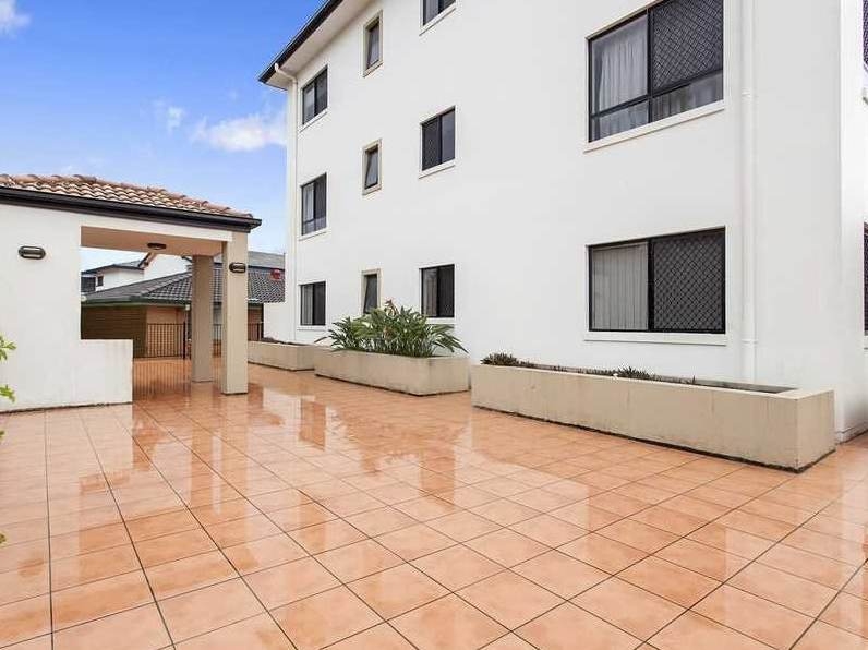 Rental: 3/2008-2010 Gold Coast Highway, Miami, QLD, 4220 photo-17