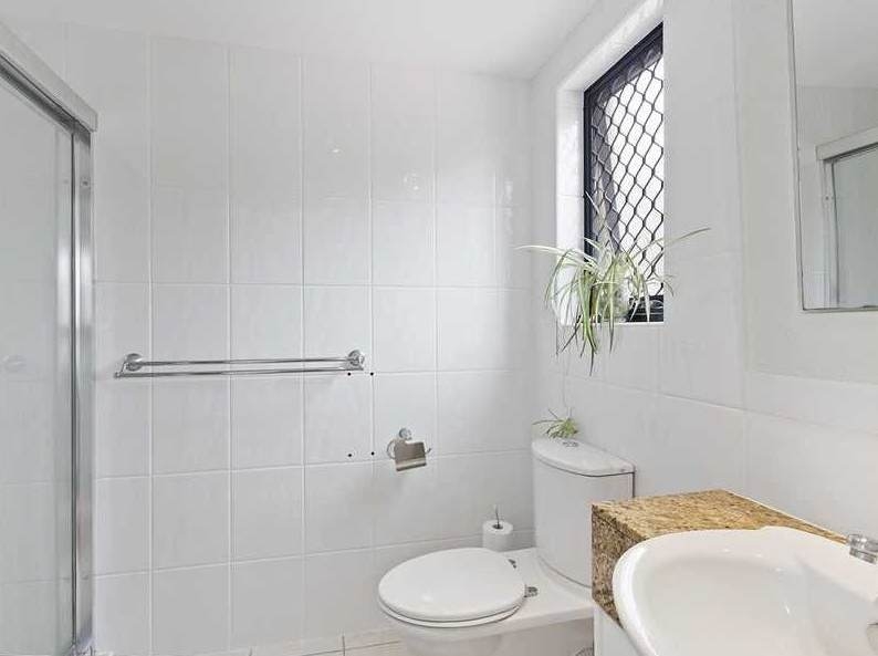 Rental: 3/2008-2010 Gold Coast Highway, Miami, QLD, 4220 photo-21