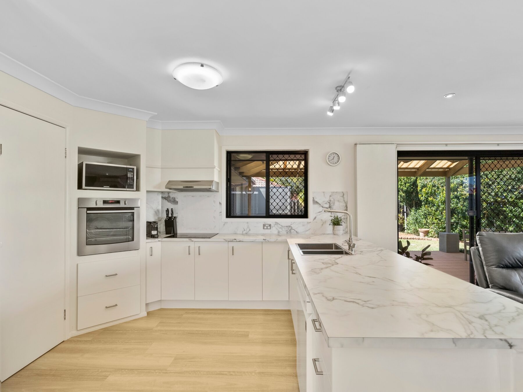 Property: 37 Baekea Drive, Elanora, QLD, 4221 photo-13