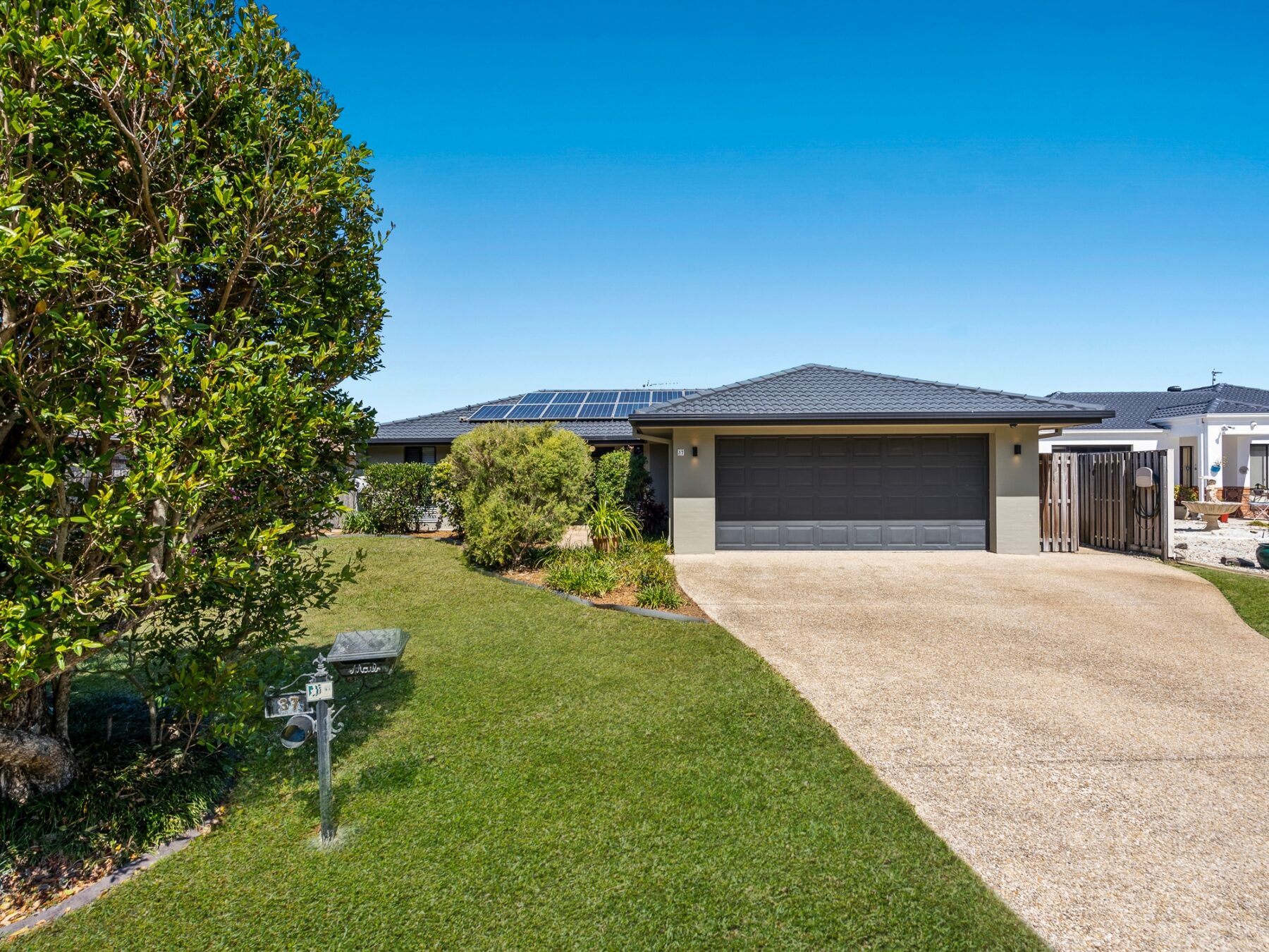 Property: 37 Baekea Drive, Elanora, QLD, 4221 photo-9