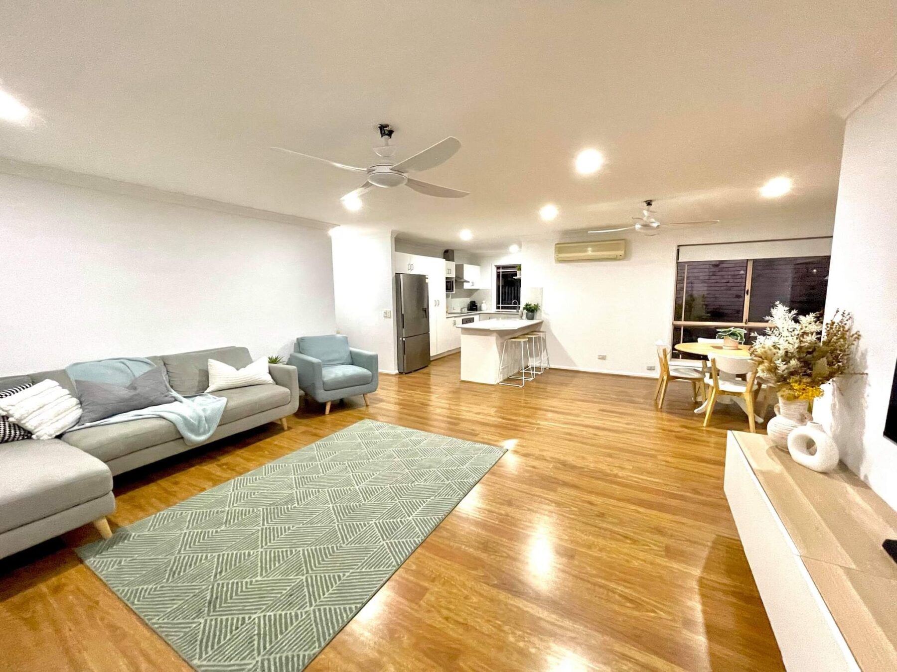 Rental: 7/8 Ottelia Drive, Elanora, QLD, 4221 photo-14