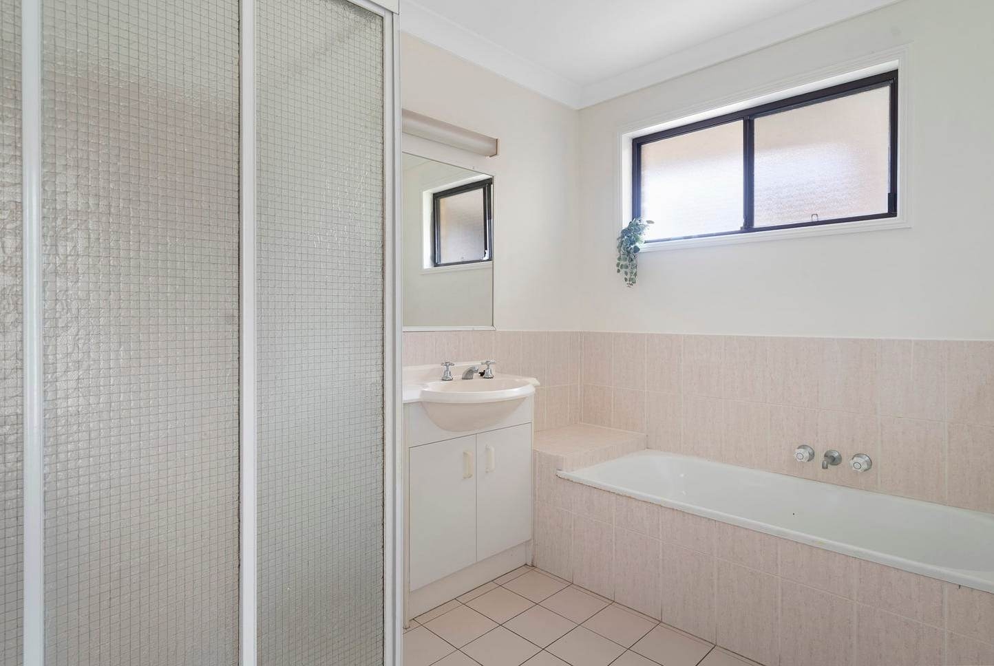 Rental: 13 Cosmos Court, Elanora, QLD, 4221 photo-12