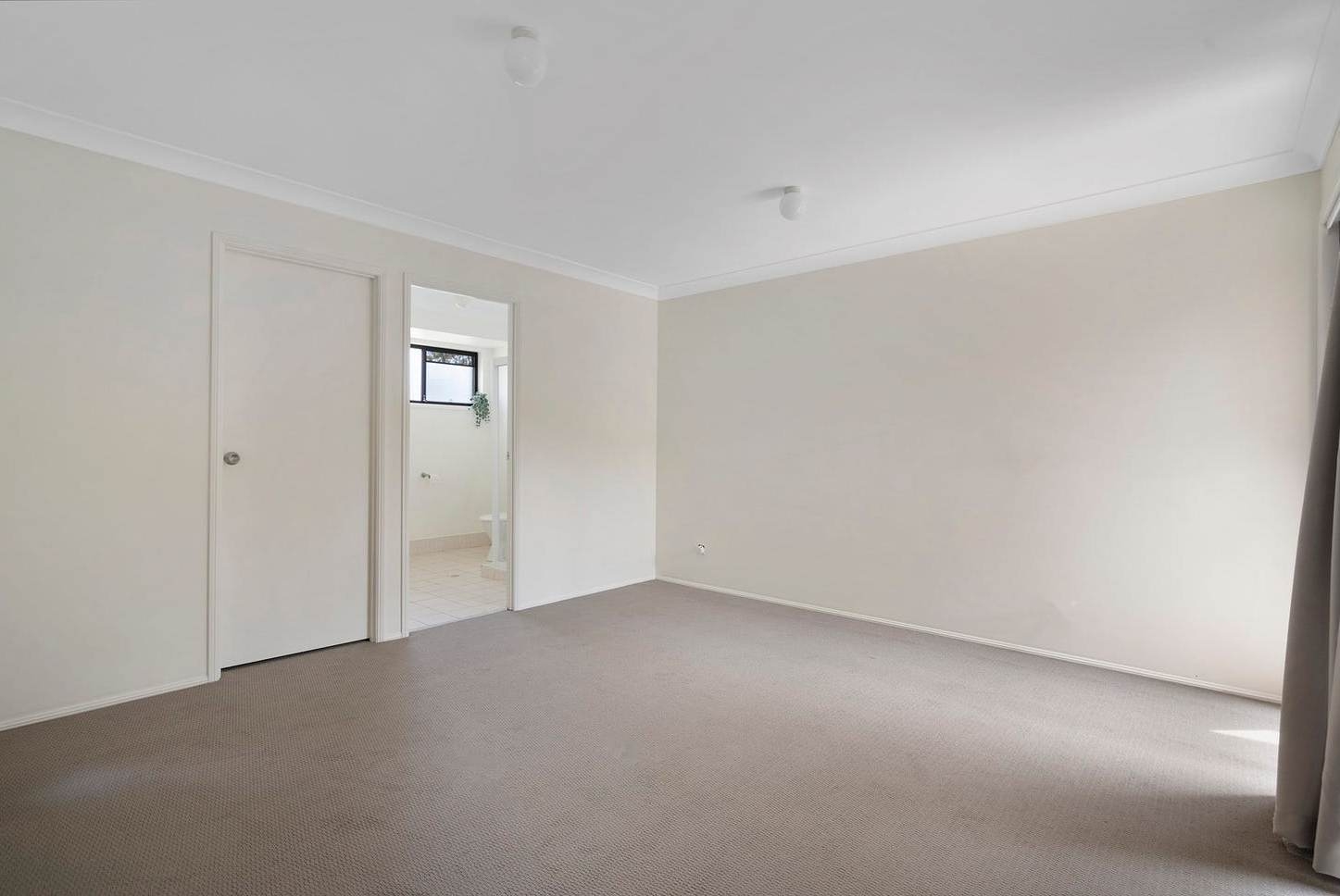 Rental: 13 Cosmos Court, Elanora, QLD, 4221 photo-11