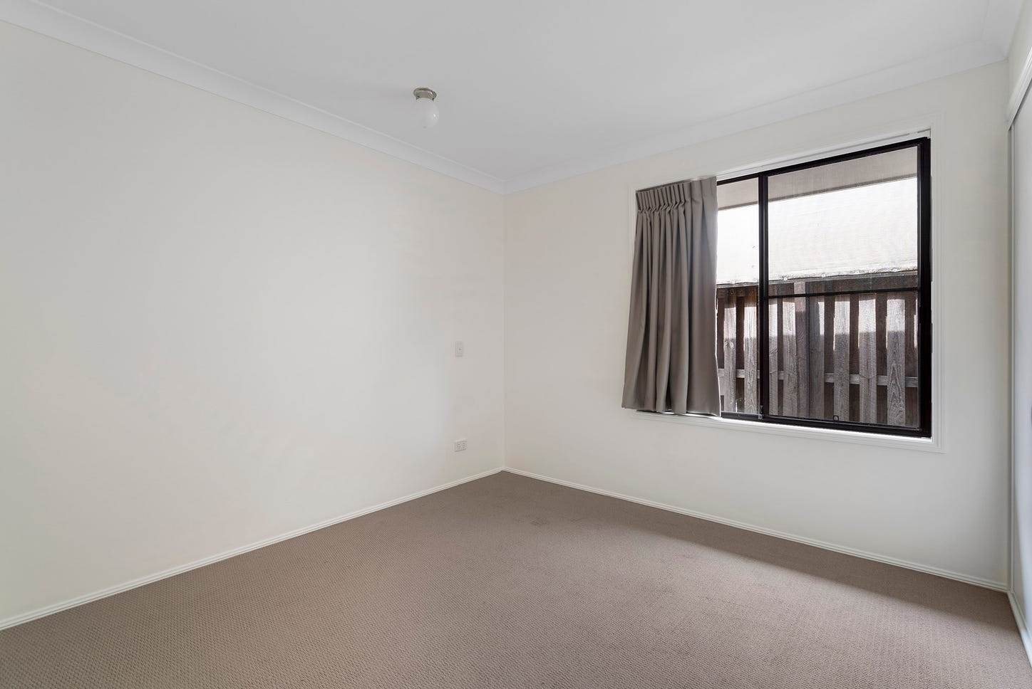 Rental: 13 Cosmos Court, Elanora, QLD, 4221 photo-8