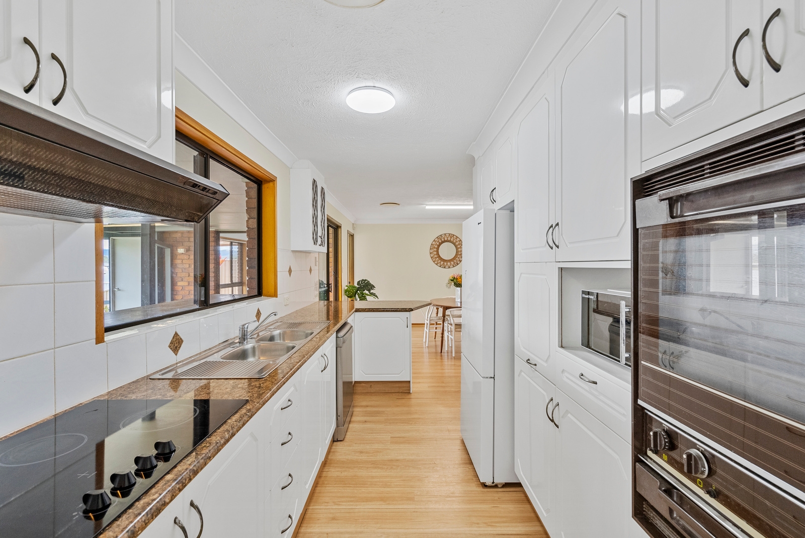 Property: 19 Angelica Street, Elanora, QLD, 4221 photo-18