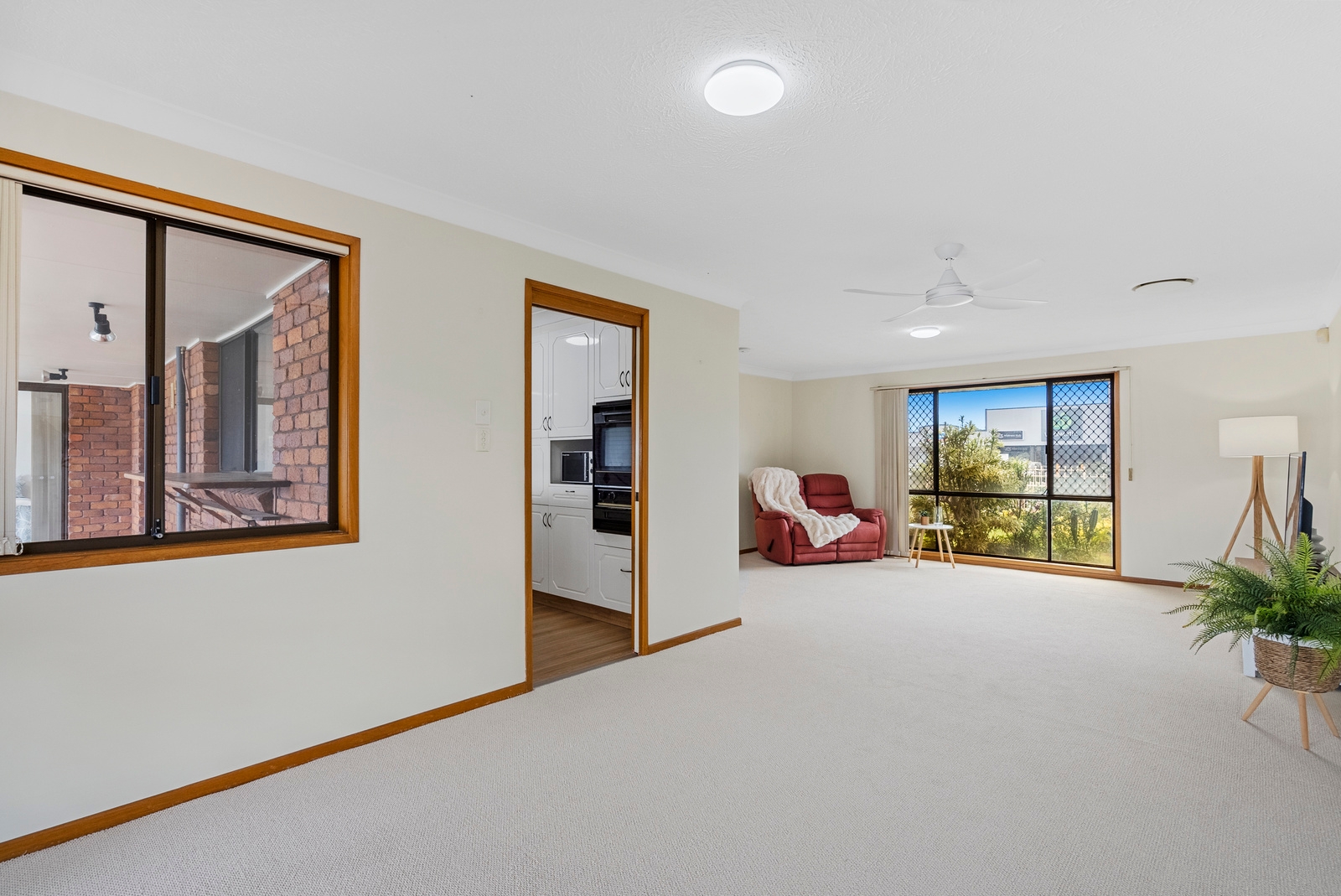 Property: 19 Angelica Street, Elanora, QLD, 4221 photo-11