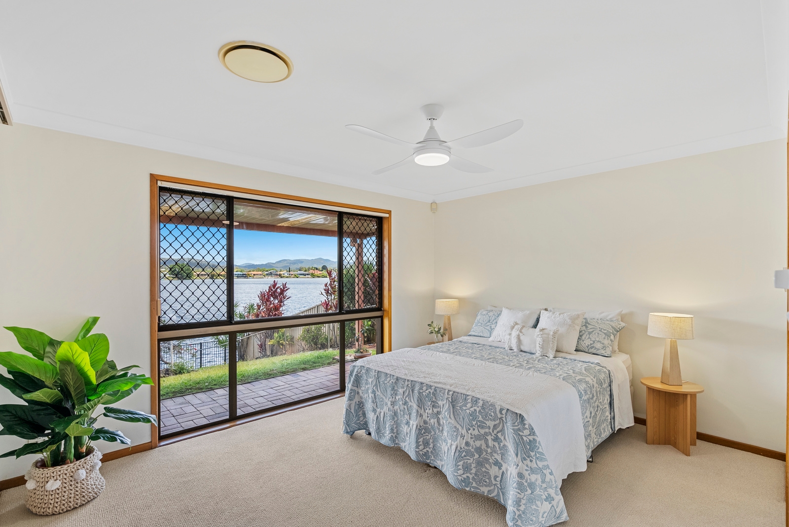 Property: 19 Angelica Street, Elanora, QLD, 4221 photo-2