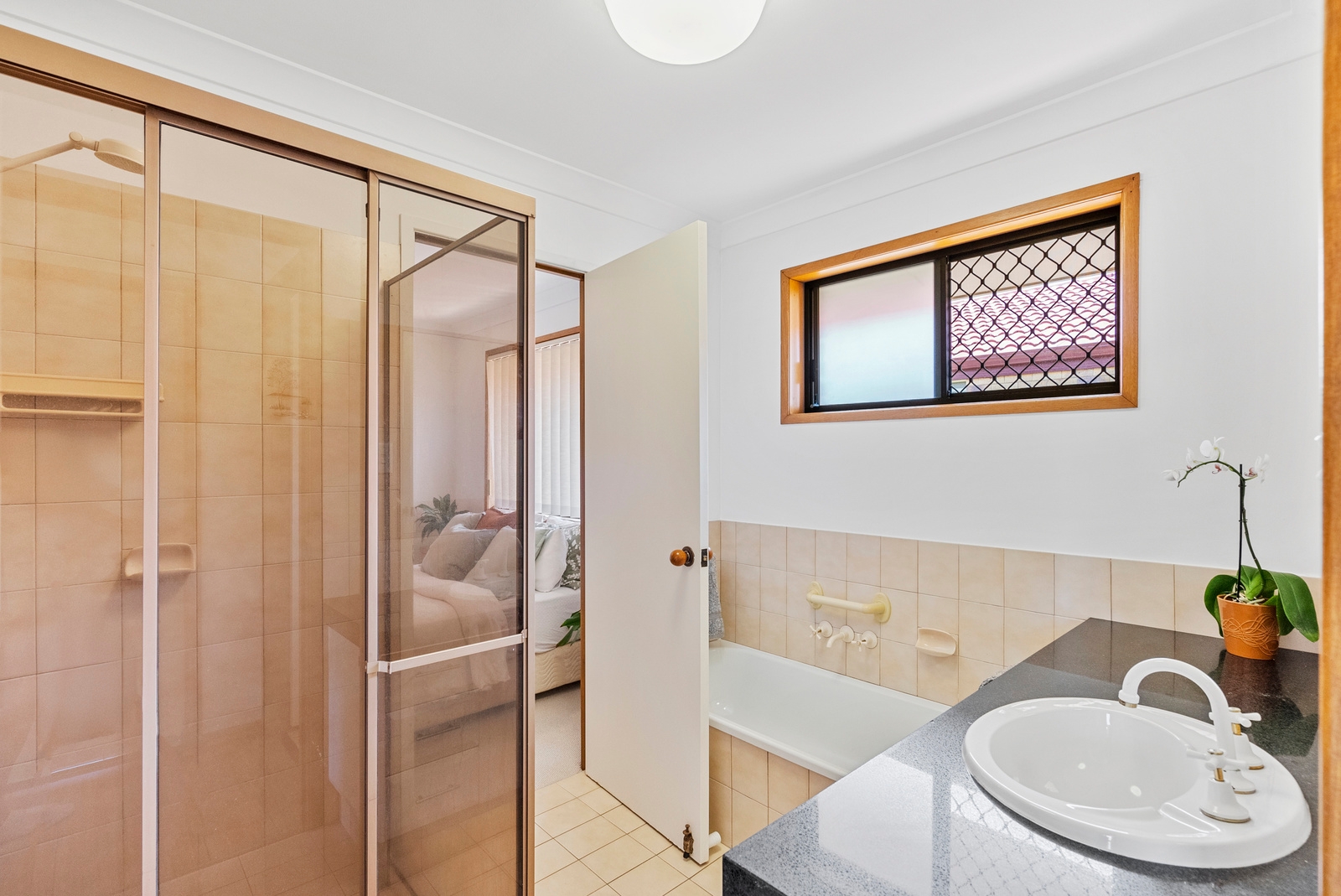 Property: 19 Angelica Street, Elanora, QLD, 4221 photo-5