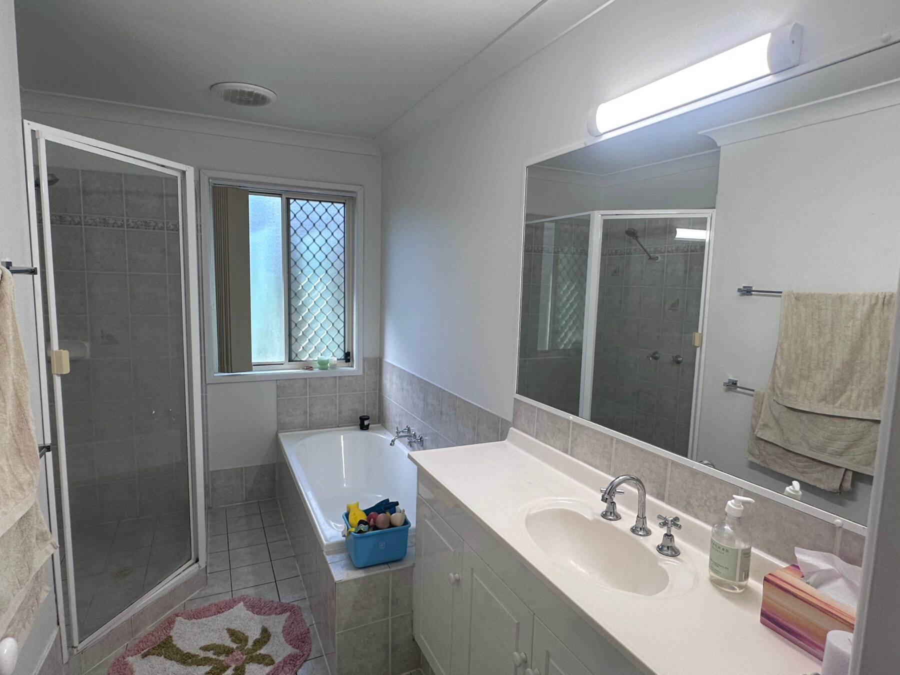Rental: 44 Silver Glade Drive, Elanora, QLD, 4221 photo-3