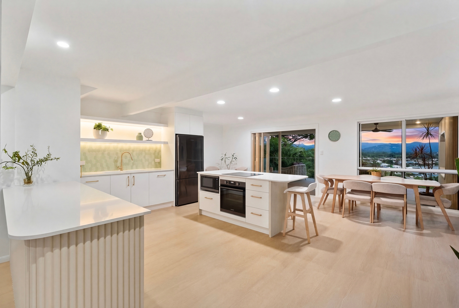 Property: 61 Angelica Street, Elanora, QLD, 4221 photo-23