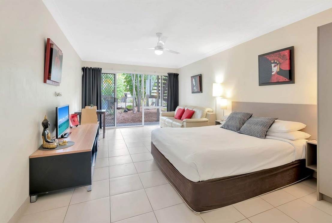 Rental: 8a/12 Coolgardie Street, Elanora, QLD, 4221 photo-2