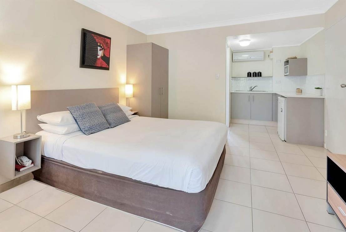 Rental: 8a/12 Coolgardie Street, Elanora, QLD, 4221 photo-4
