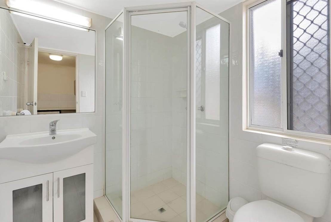 Rental: 8a/12 Coolgardie Street, Elanora, QLD, 4221 photo-5