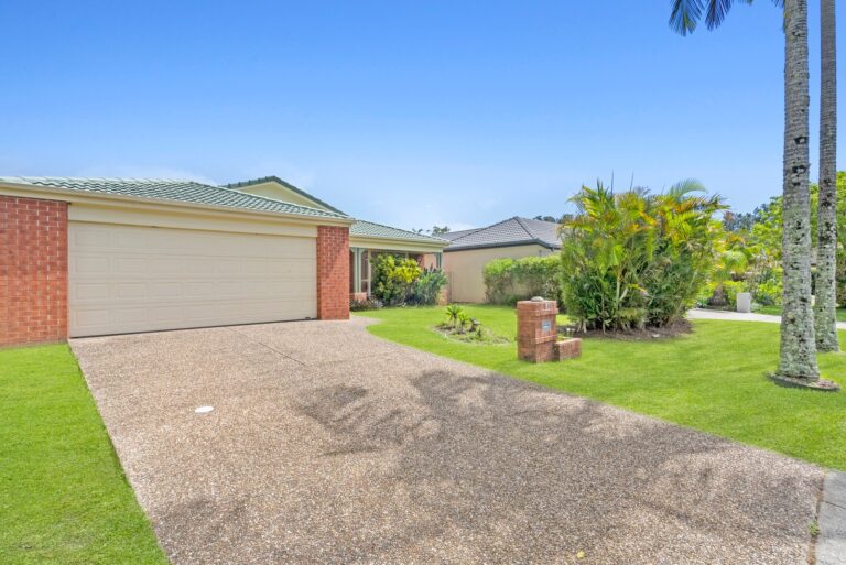 10 Hydrilla Court, Elanora, QLD, 4221