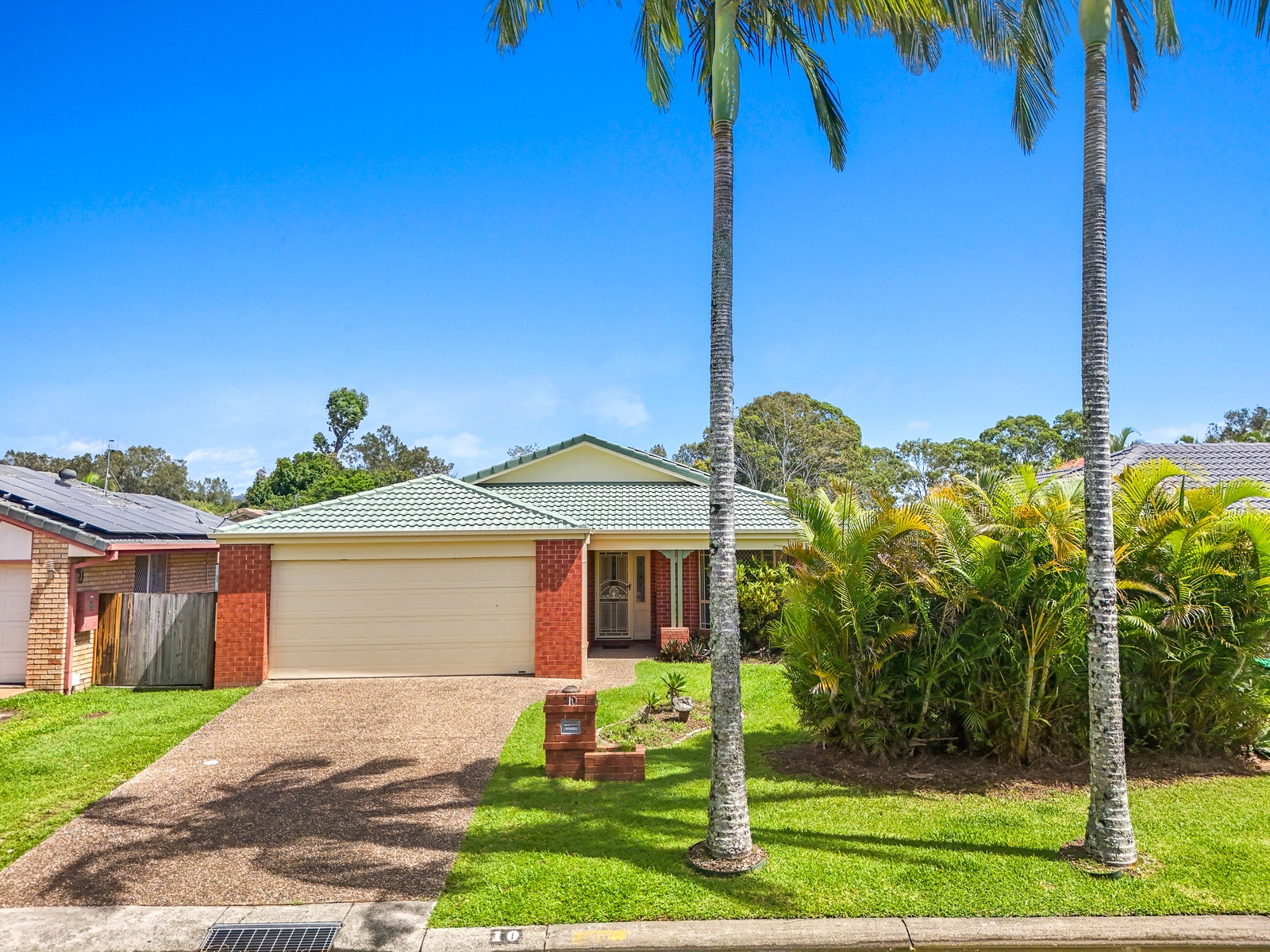 Property: 10 Hydrilla Court, Elanora, QLD, 4221 photo-1
