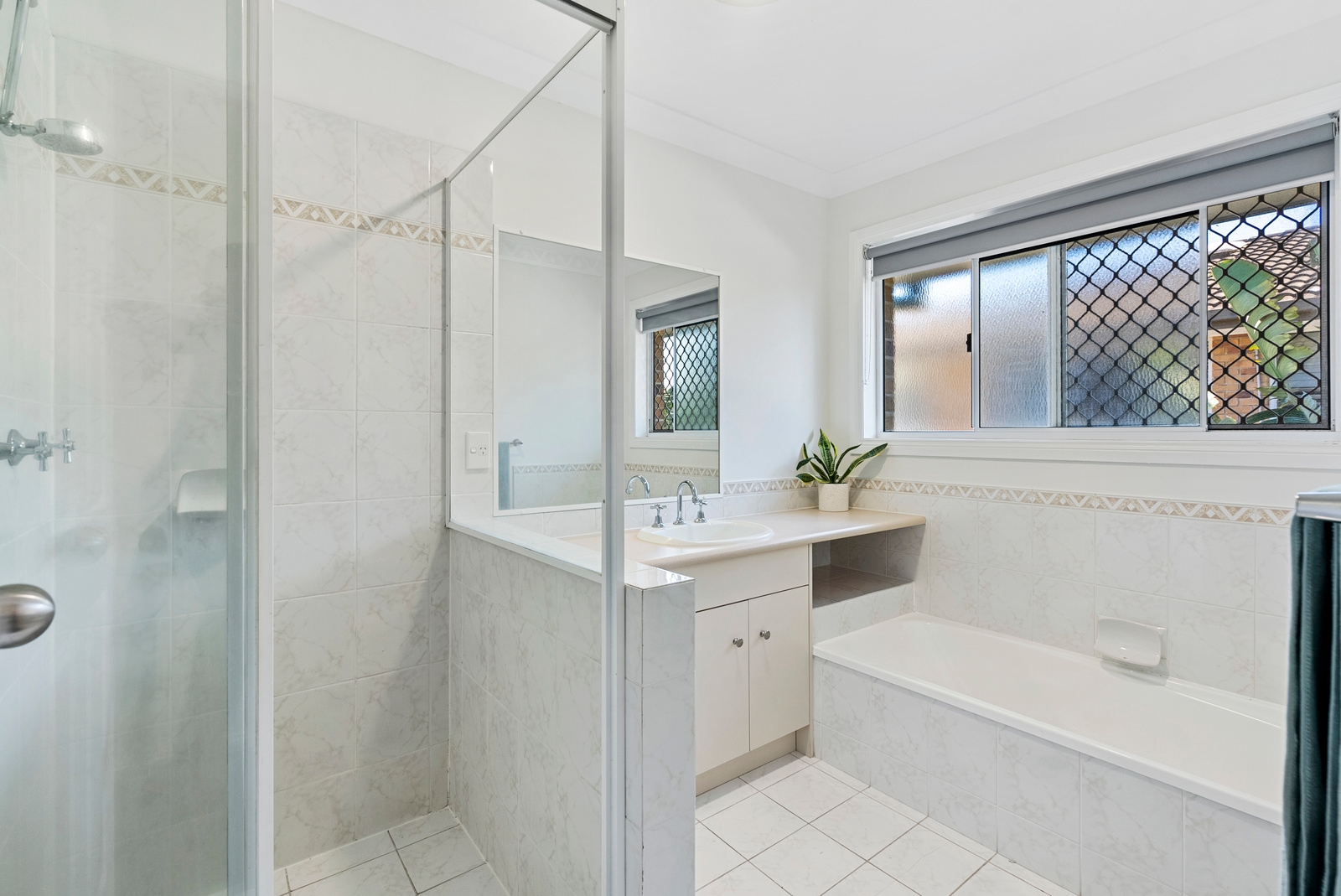 Property: 1/11 Cupania Place, Elanora, QLD, 4221 photo-9