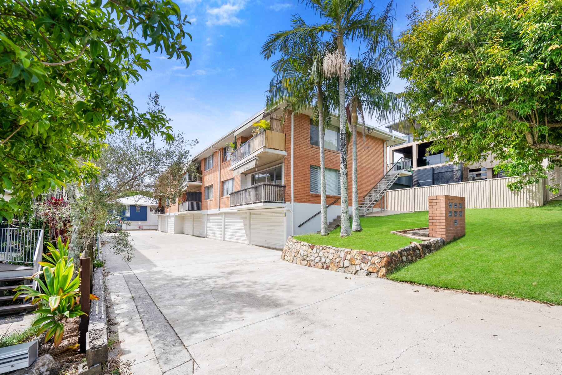 Rental: 2/15 Tweed Street, Coolangatta, QLD, 4225 photo-3