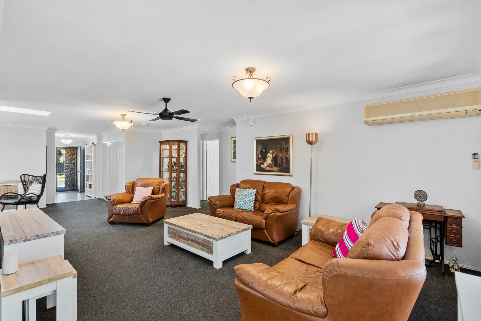 Rental: 37 Ottelia Drive, Elanora, QLD, 4221 photo-11