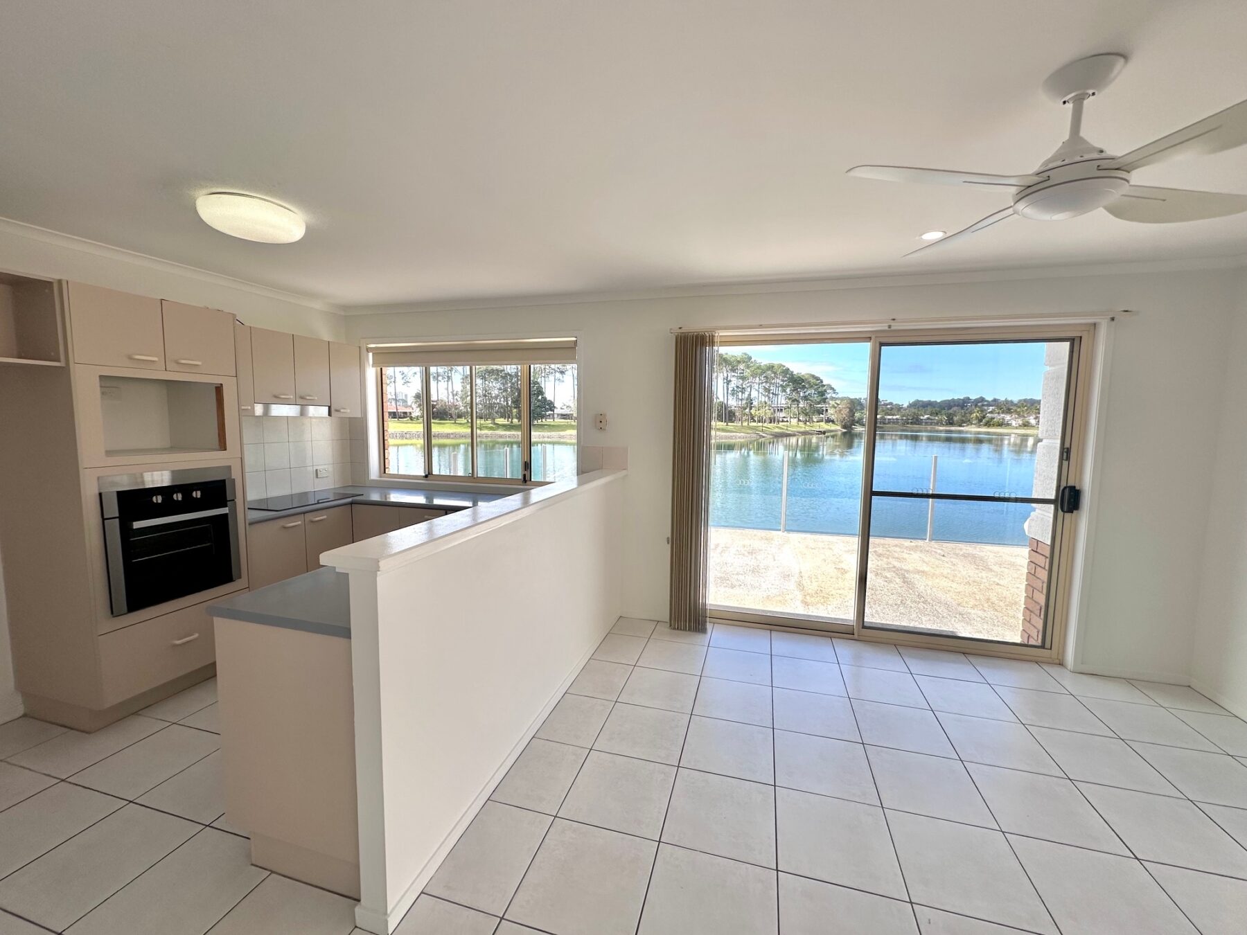 Rental: 49 Waterdown Drive, Elanora, QLD, 4221 photo-16