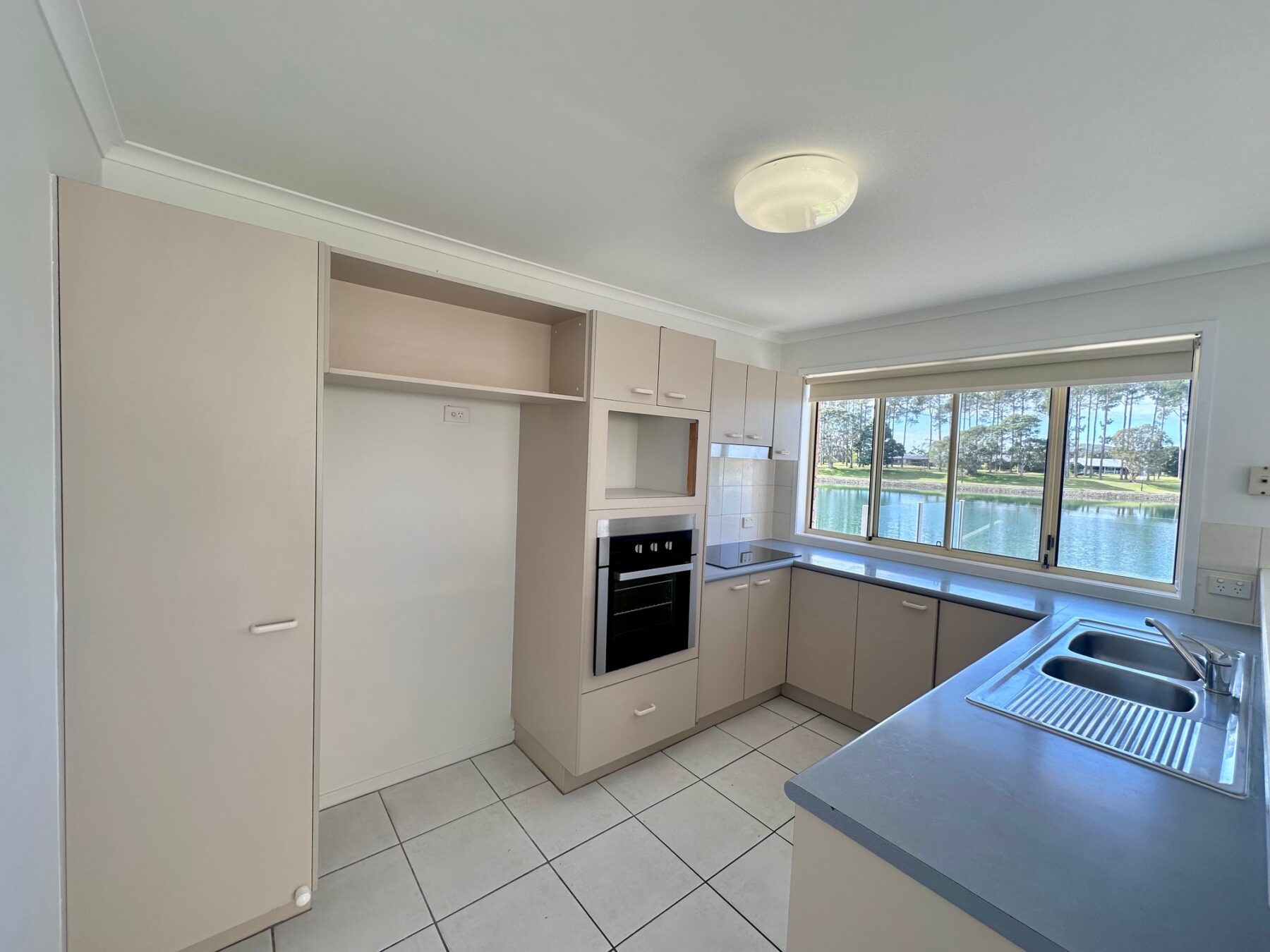 Rental: 49 Waterdown Drive, Elanora, QLD, 4221 photo-17