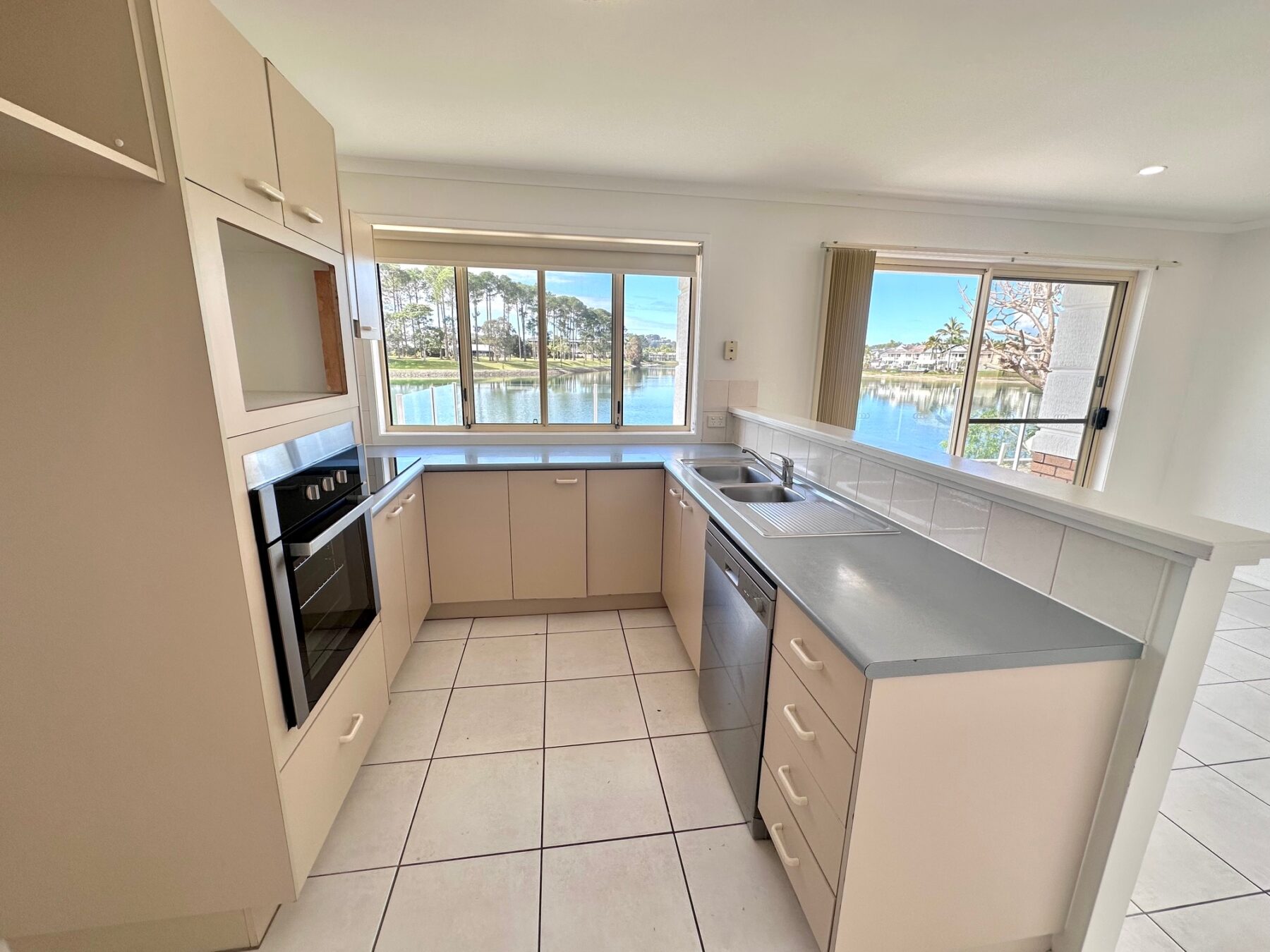 Rental: 49 Waterdown Drive, Elanora, QLD, 4221 photo-18